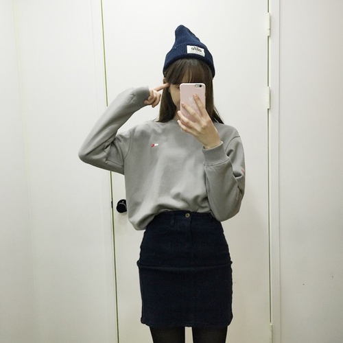 Featured image of post Aesthetic Korean Mirror Selfie / If it&#039;s a photo of a legal female taking a selfie.